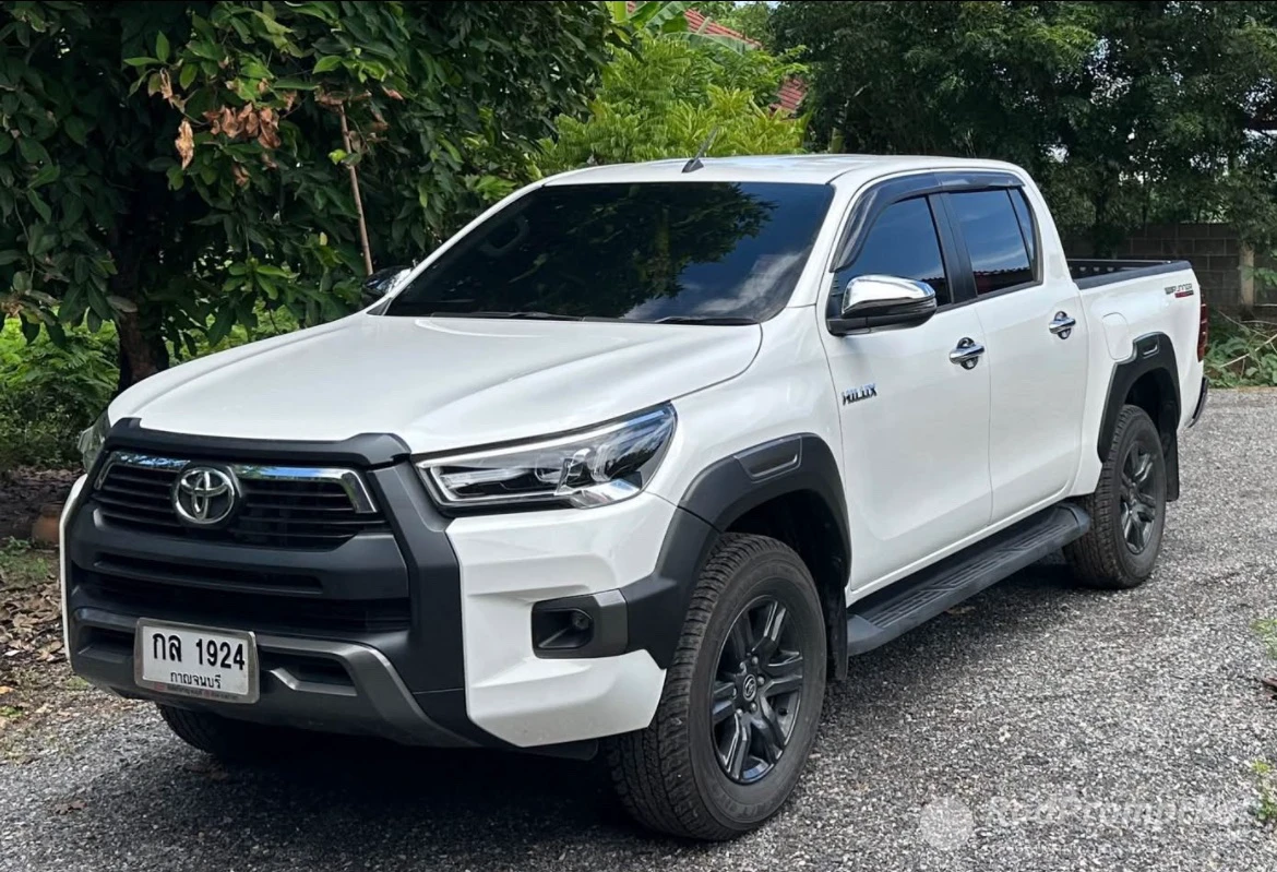 2023 TOYOTA HILUX REVO