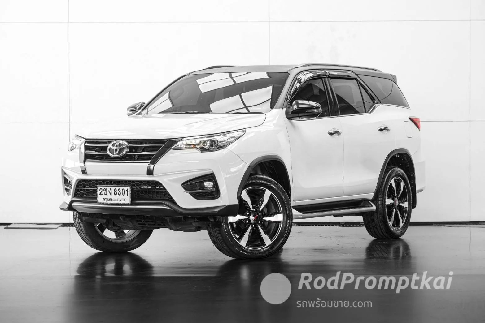 2019-toyota-fortuner-28-trd-sportivo-4wd-bangkok-01046379