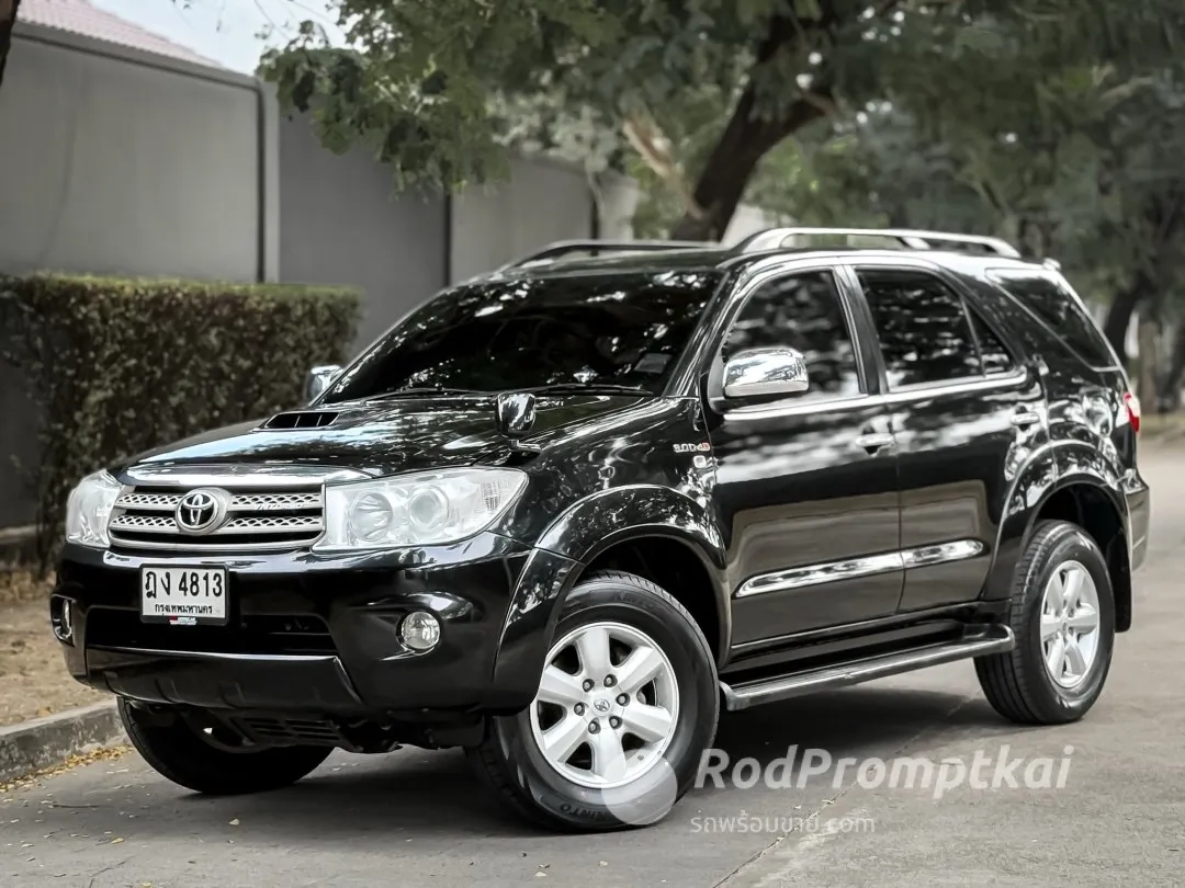 2010-toyota-fortuner-30-v-bangkok-68781822