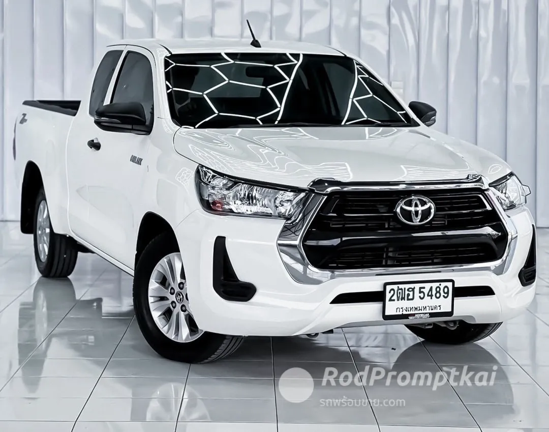 2021-toyota-hilux-revo-24-entry-z-edition-smart-cab-bangkok-100-toyota-36985391