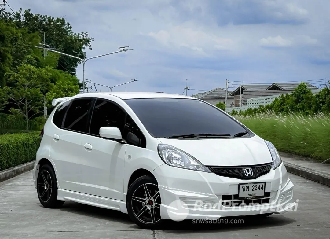 2013-honda-jazz-15-v-chiang-mai-100-honda-37815417