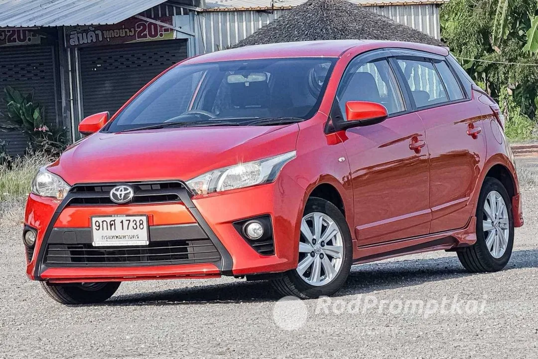 2015-toyota-yaris-12-j-bangkok-21031255