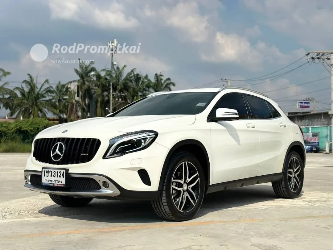 2016-mercedez-benz-gla-class-200-16-urban-bangkok-76264778