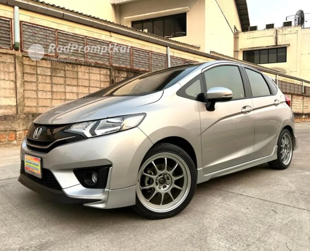 2016-honda-jazz-15-i-vtec-sv-chiang-mai-honda-jazz-15-sv-i-vtec-hatchback-2016-86224803