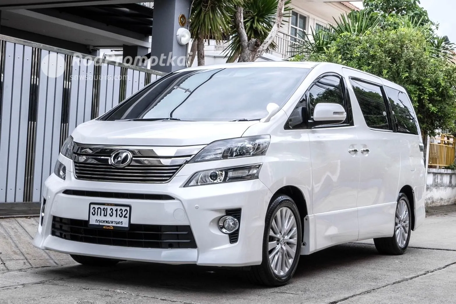 2014-toyota-vellfire-24-z-g-edition-bangkok-40491507