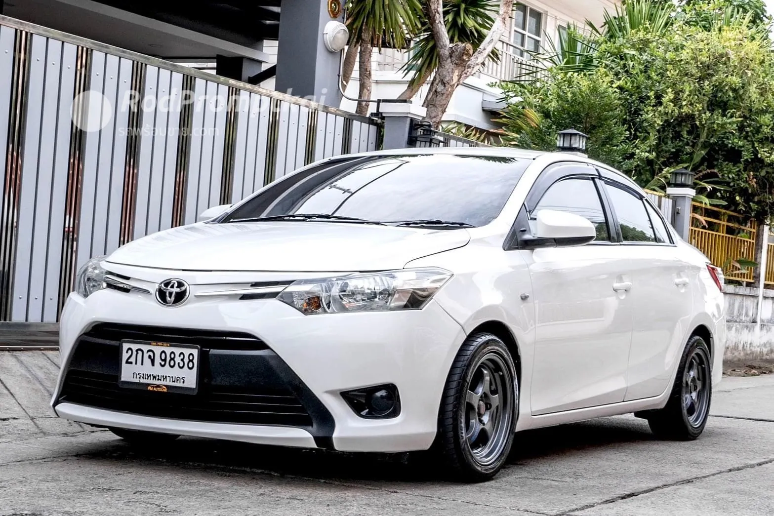 2013-toyota-vios-15-e-bangkok-2-40547516