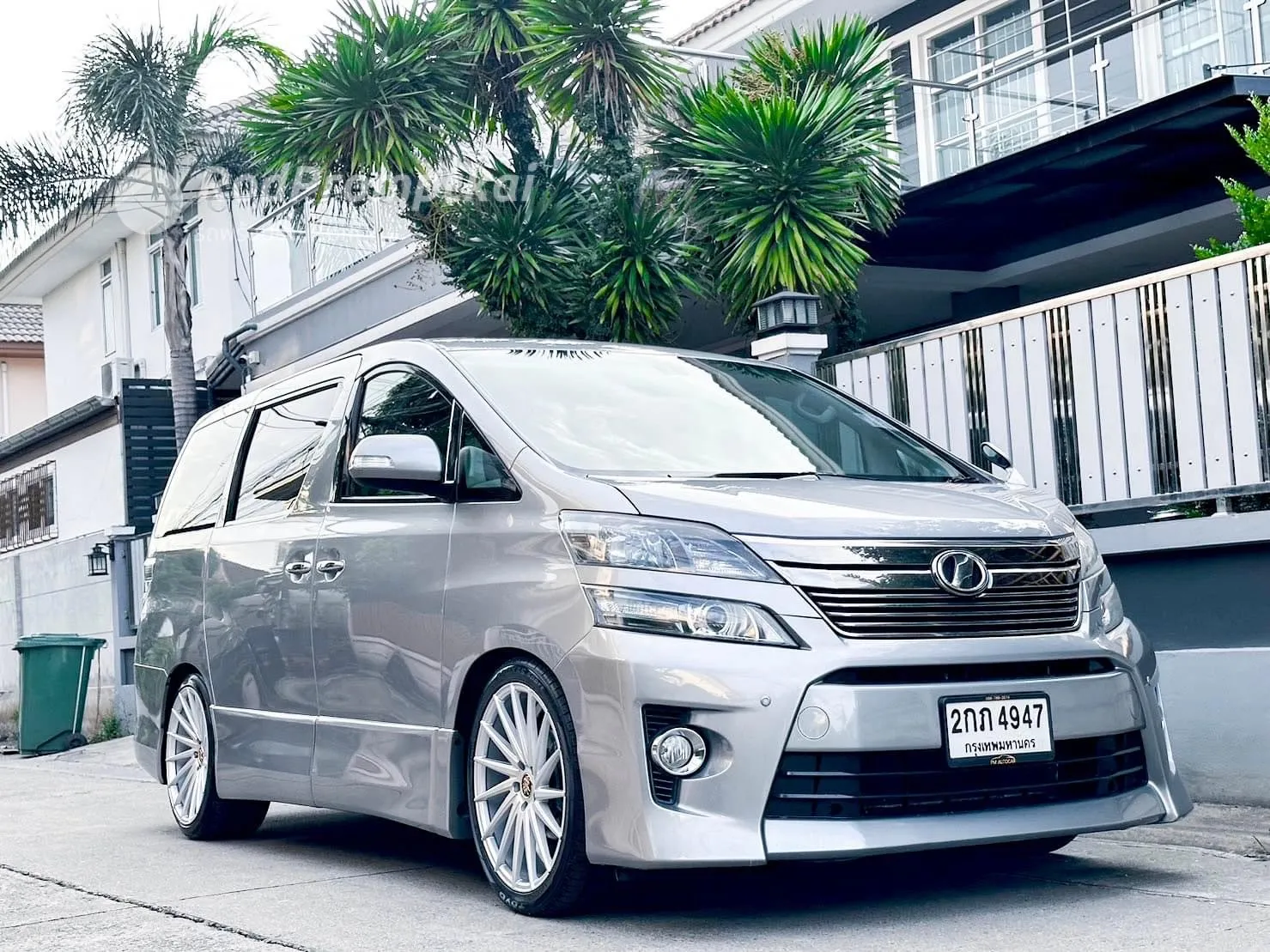 2013-toyota-vellfire-24-z-g-edition-bangkok-40871928