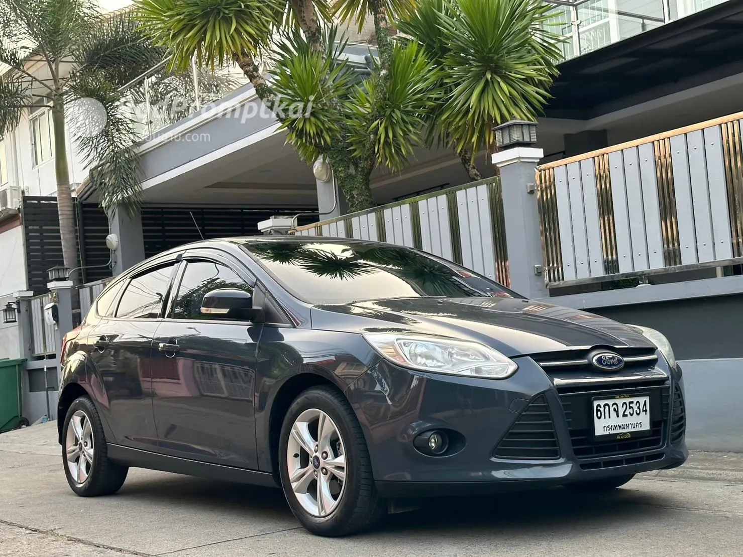 2014-ford-focus-16-trend-bangkok-42895445