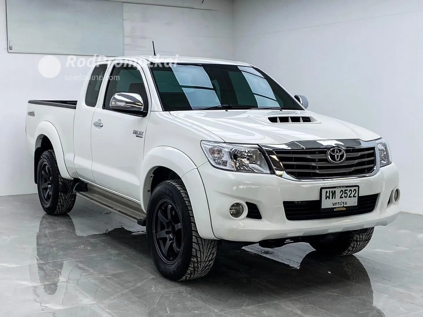 2012-toyota-hilux-vigo-25-e-prerunner-double-cab-bangkok-43198446