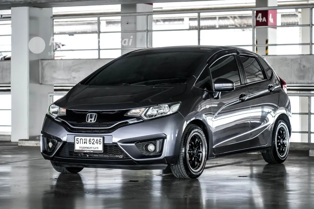 2015-honda-jazz-15-i-vtec-v-bangkok-43319686