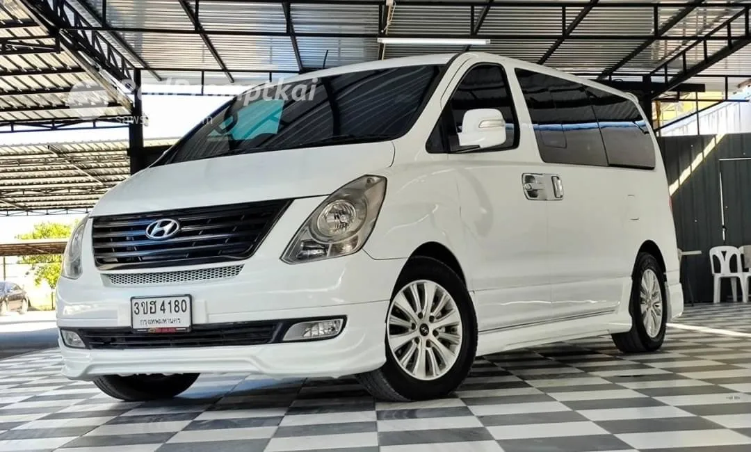 2012-hyundai-grand-starex-25-vip-bangkok-44942645