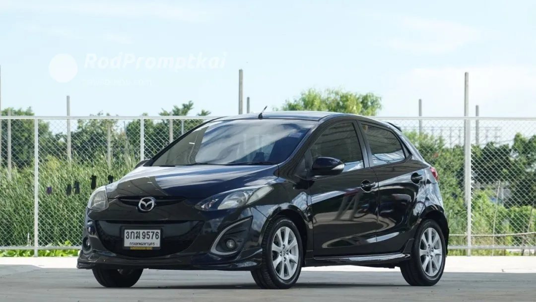 2013-mazda-2-15-sports-spirit-bangkok-mazda2-15-sport-2013-2014-45357981