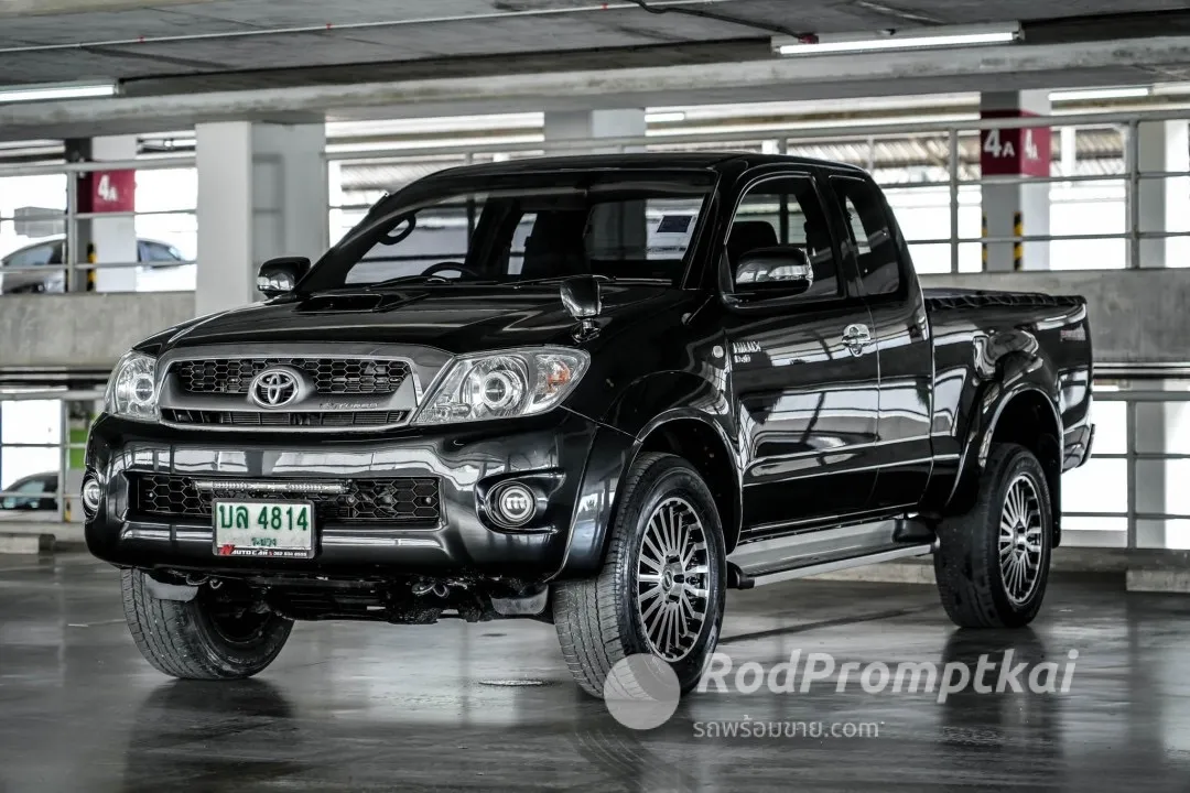 2010-toyota-hilux-vigo-25-e-prerunner-double-cab-bangkok-89692677