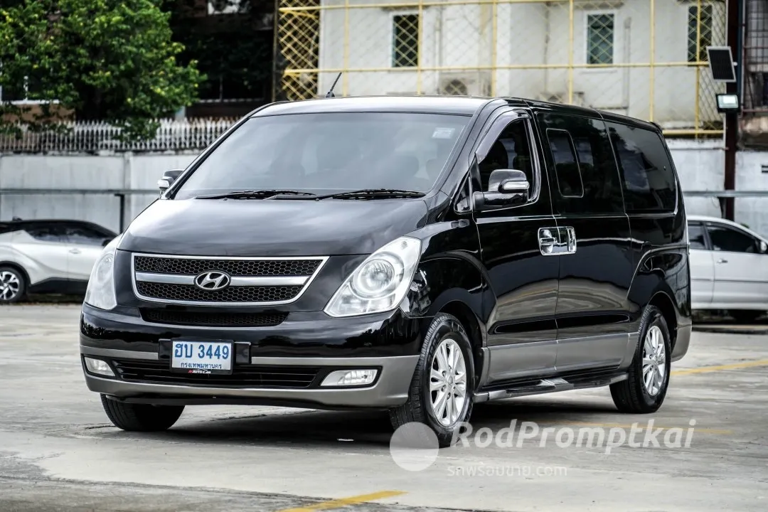 2011-hyundai-h-1-25-deluxe-bangkok-80818117