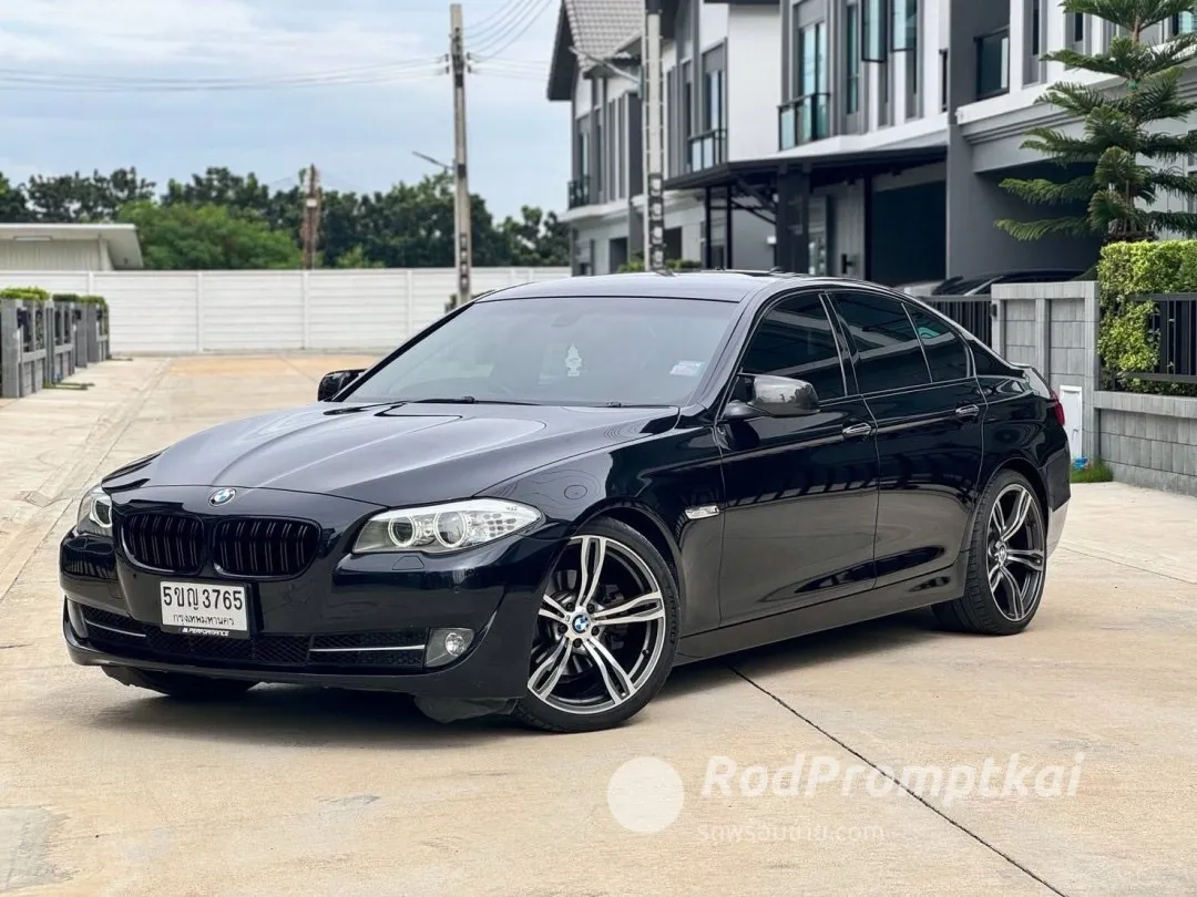 2013-bmw-series-5-528i-m-sport-bangkok-05657444