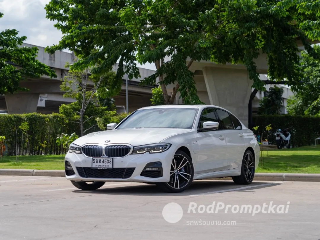 2020-bmw-series-3-330e-m-sport-bangkok-37600309