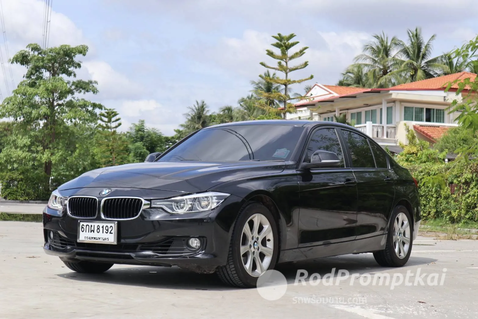 2015-bmw-series-3-320i-sport-bangkok-78730911