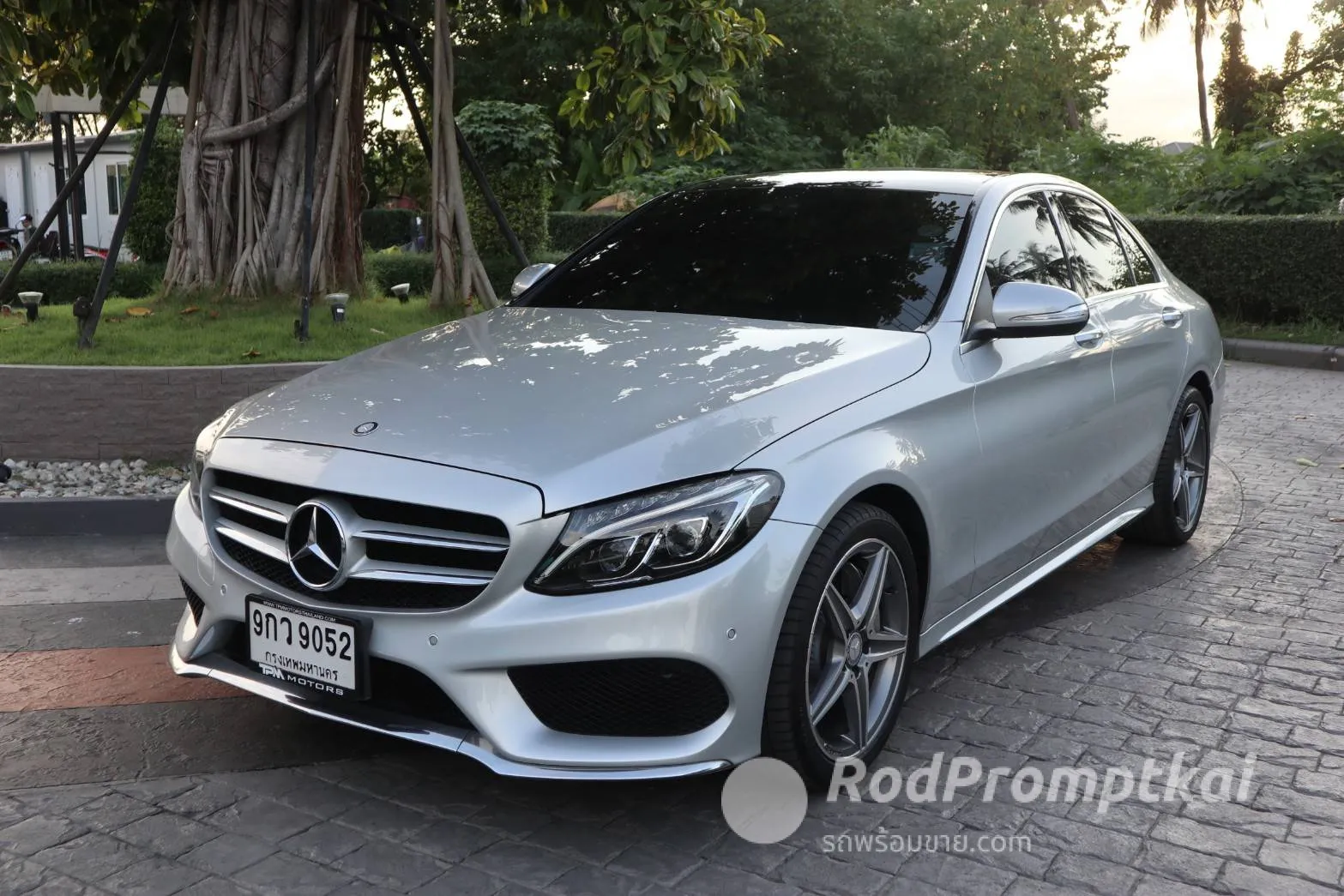 2015-mercedez-benz-c-class-c300-21-bluetec-hybrid-amg-dynamic-bangkok-10071772