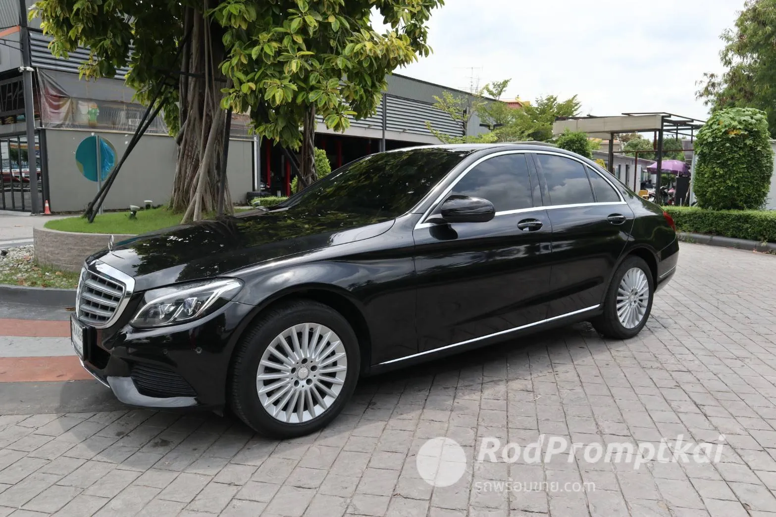 2017-mercedez-benz-c-class-c300-21-bluetec-hybrid-exclusive-bangkok-56814925