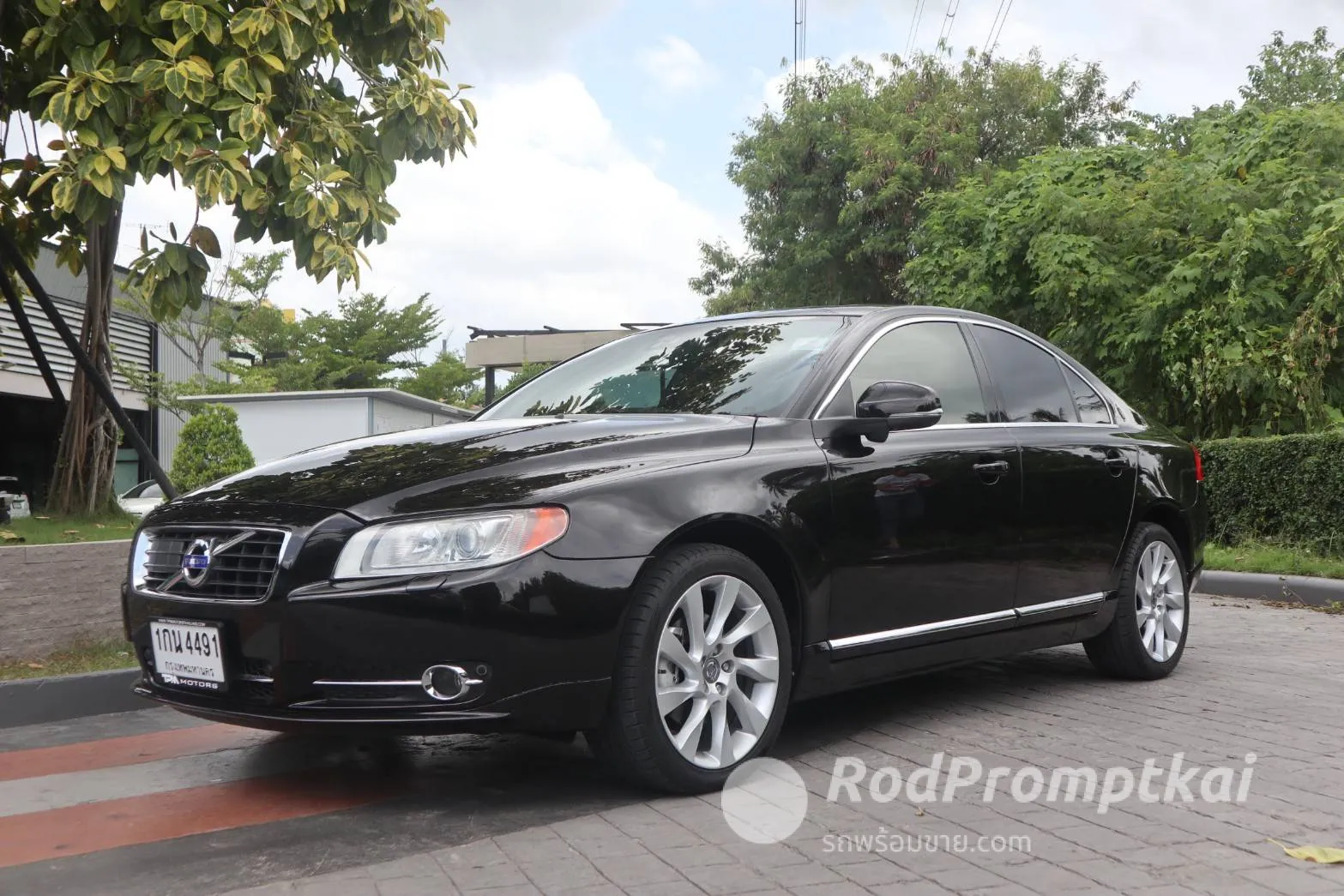 2013-volvo-s80-20-t4-bangkok-64777128