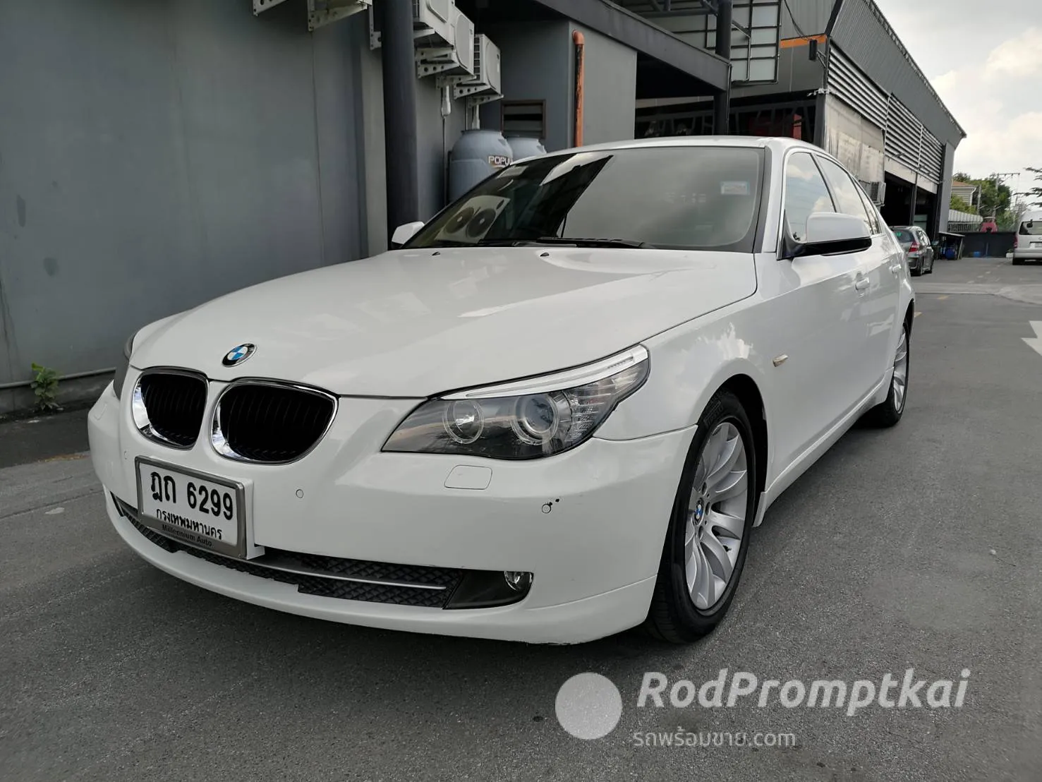 2010-bmw-series-5-520d-bangkok-49060163