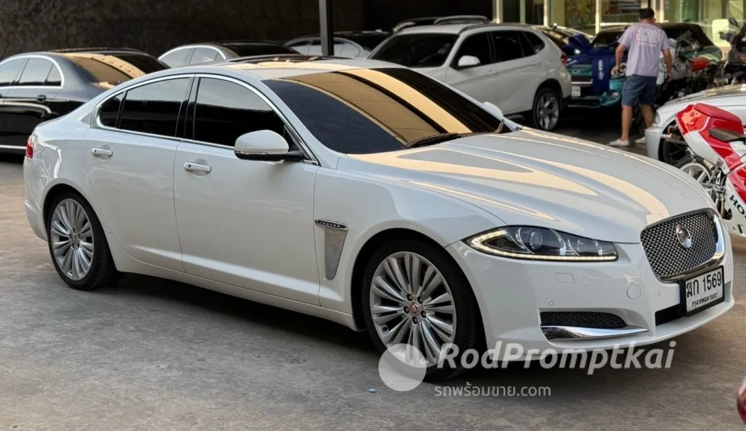 2014-jaguar-xf-22-bangkok-12194544