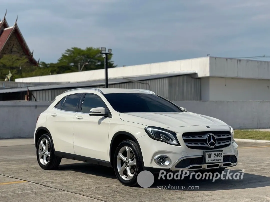 2017-mercedez-benz-gla-class-200-16-urban-bangkok-78601313