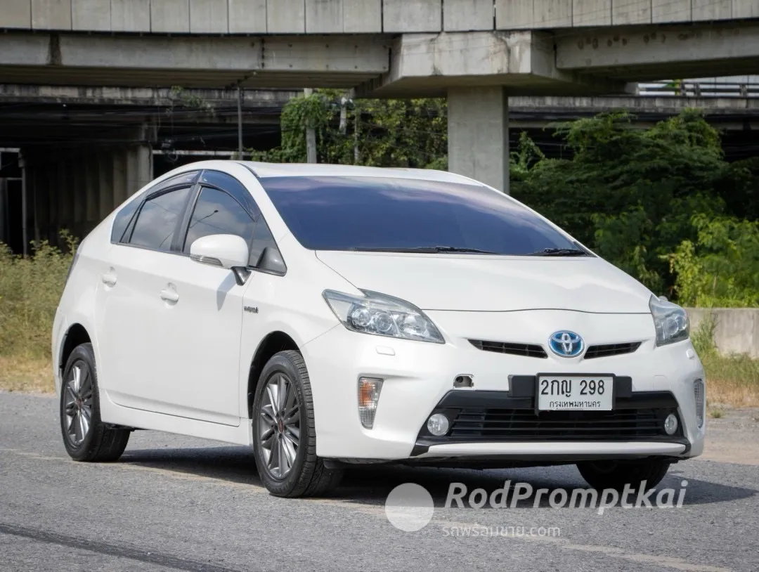 2013-toyota-prius-18-hybrid-top-grade-bangkok-80258450