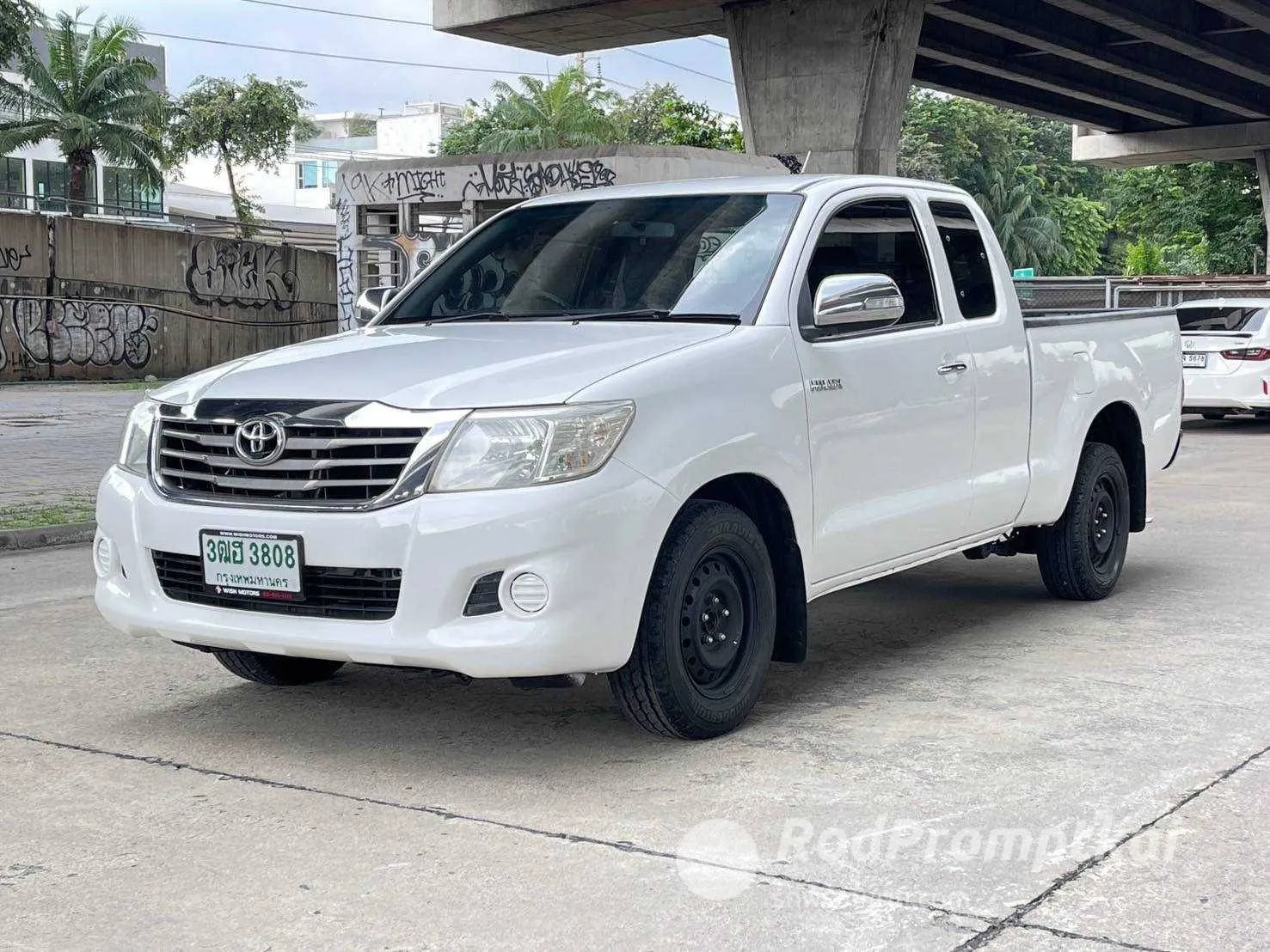 2013-toyota-hilux-vigo-27-j-smart-cab-bangkok-65831247