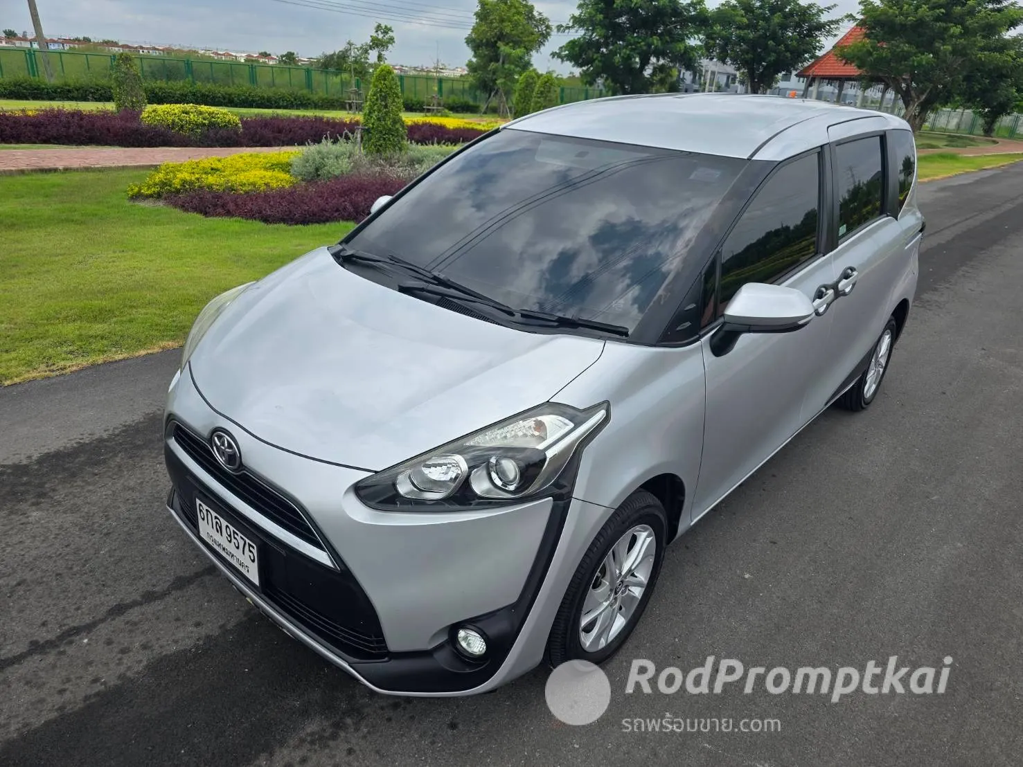 2017-toyota-sienta-15-g-bangkok-24975974