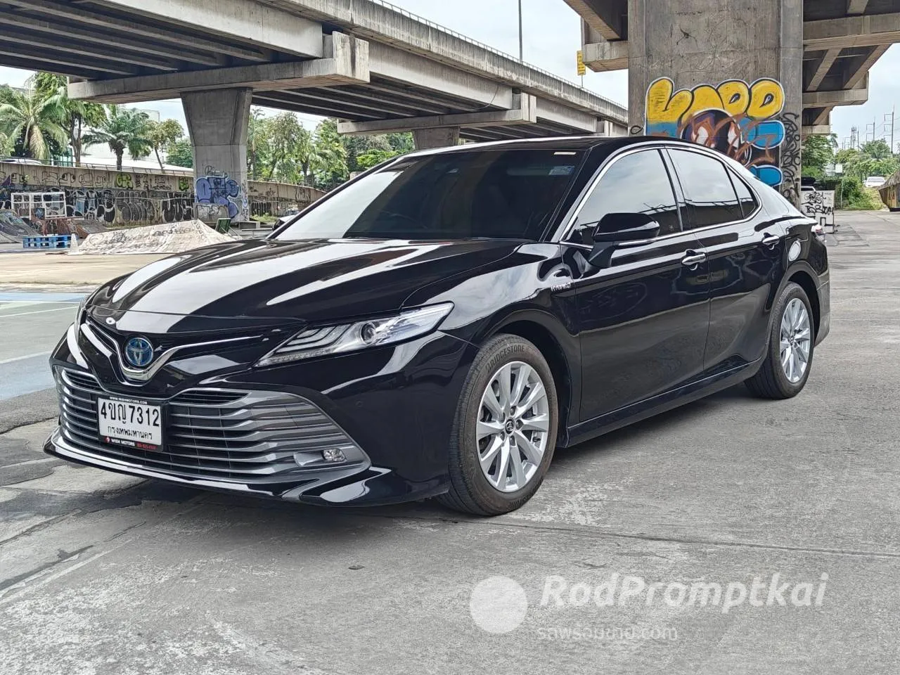 2018-toyota-camry-25-hev-premium-bangkok-28468263