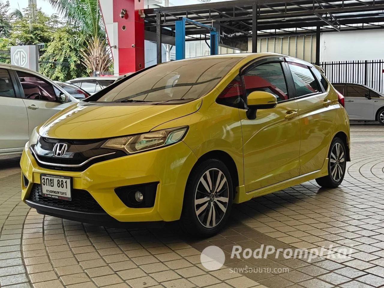 2014-honda-jazz-15-sv-bangkok-33130472