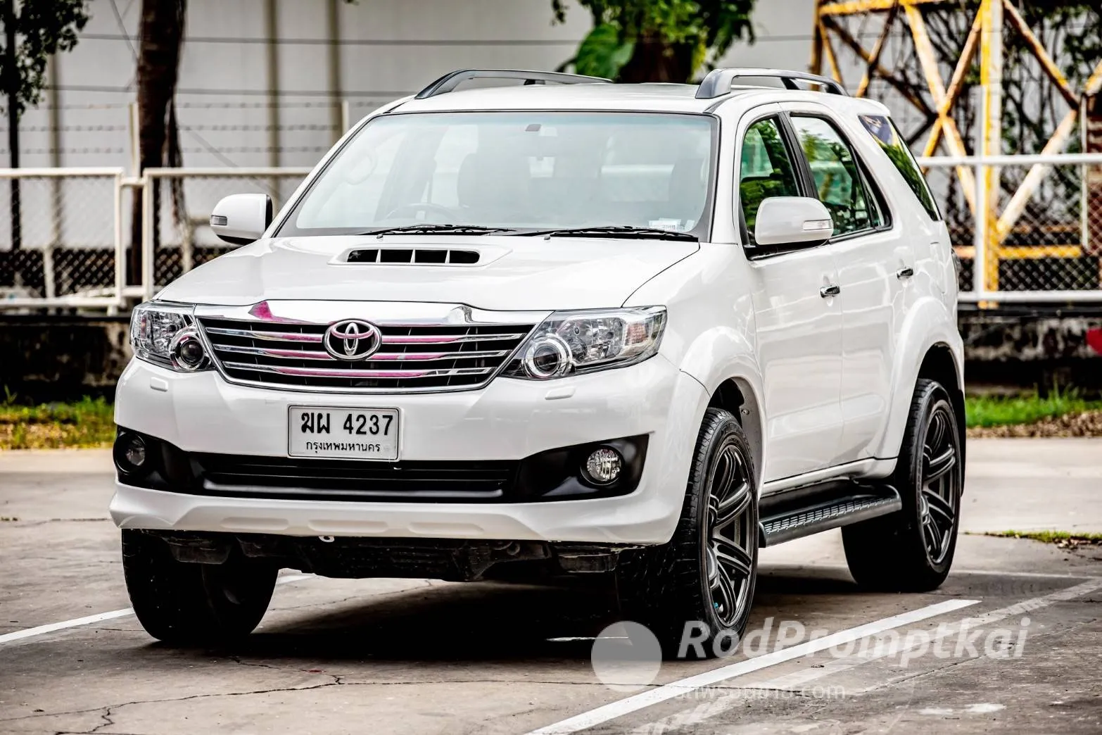 2012-toyota-fortuner-30-v-bangkok-99727791