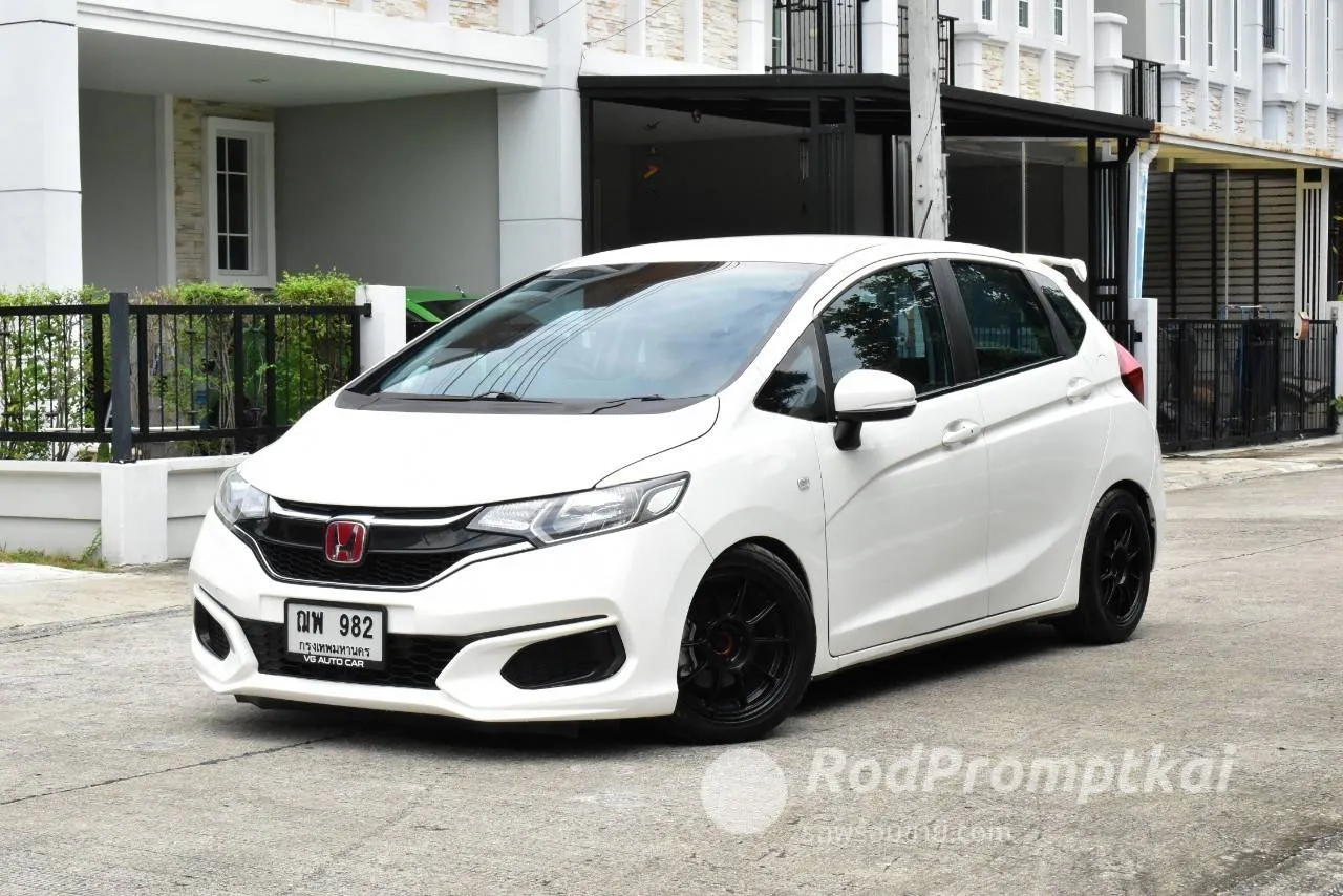 2016-honda-jazz-15-i-vtec-v-bangkok-70897914