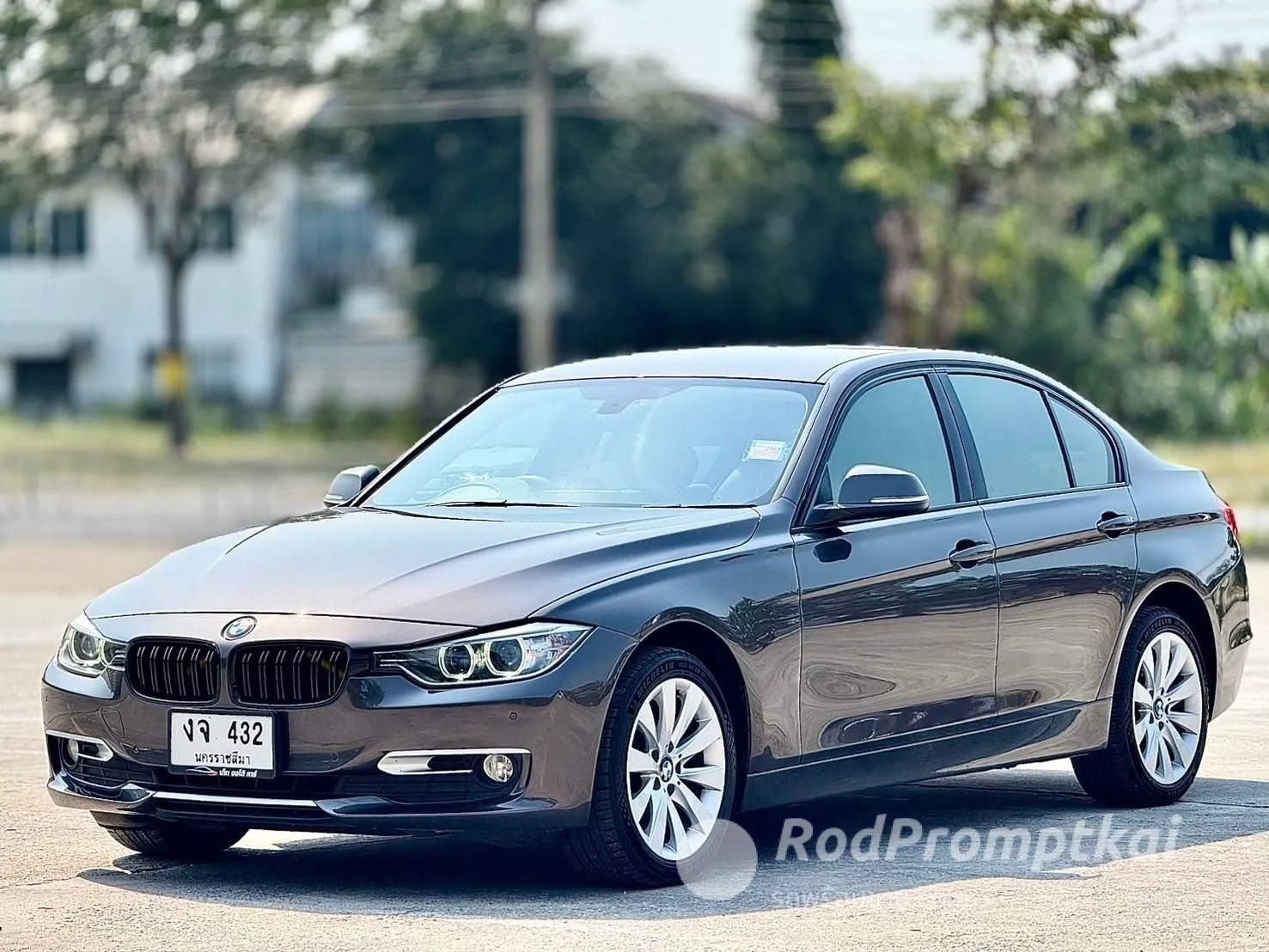 2013-bmw-series-3-320d-sport-bangkok-33724729